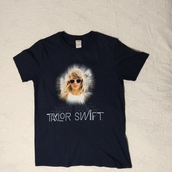 Navy Graphic Tee - Picture 2 of 4